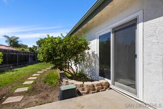 251 Sandstone St-Unit -studio in Chula Vista, CA - Building Photo - Building Photo