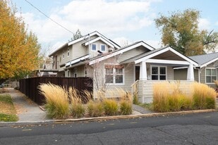 440 NW Riverfront St in Bend, OR - Building Photo