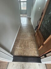 4929 W Pianosa Ave in Visalia, CA - Foto de edificio - Building Photo