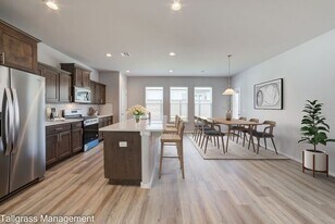 804 E Edgewater Pl in Broken Arrow, OK - Building Photo