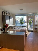 877 Francisco St, Unit 1115 in Los Angeles, CA - Foto de edificio - Building Photo