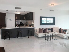 900 Biscayne, Unit 3901 in Miami, FL - Building Photo - Building Photo