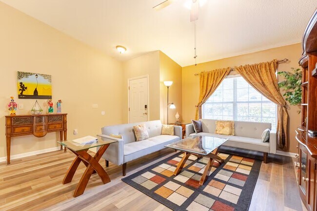 4501 Treasure Cay Rd in Tavares, FL - Building Photo - Building Photo