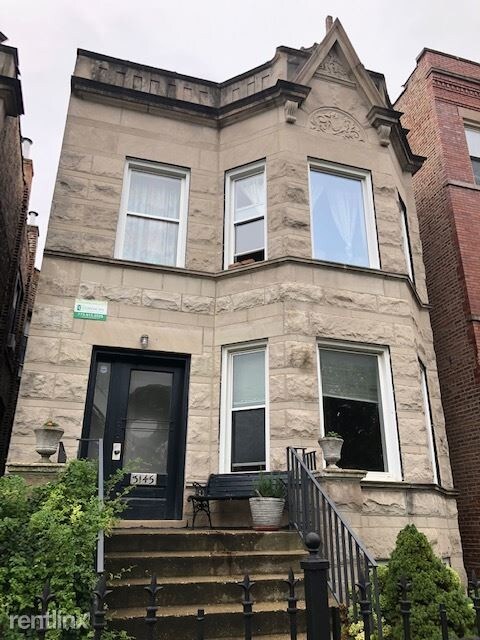 3145 W Augusta Blvd-Unit -# 1 in Chicago, IL - Building Photo