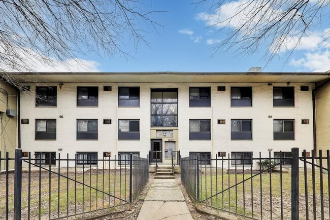 property at 3107 Naylor Rd