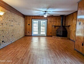 611 Broad River Dr in Beaufort, SC - Foto de edificio - Building Photo