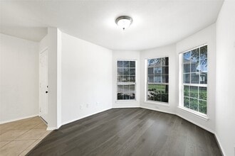 11927 Shallow Oaks Dr in Houston, TX - Building Photo - Building Photo