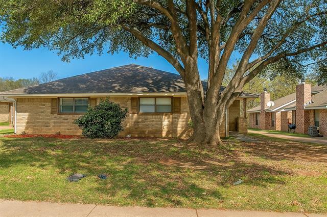 property at 927 Bluebird Dr