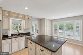 10901 Spurlock Ct in Fairfax, VA - Building Photo - Building Photo