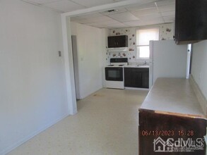 17 Player Ave in Edison, NJ - Building Photo - Building Photo