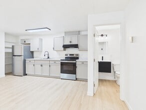 902 Gilmore St in Fairbanks, AK - Building Photo - Building Photo