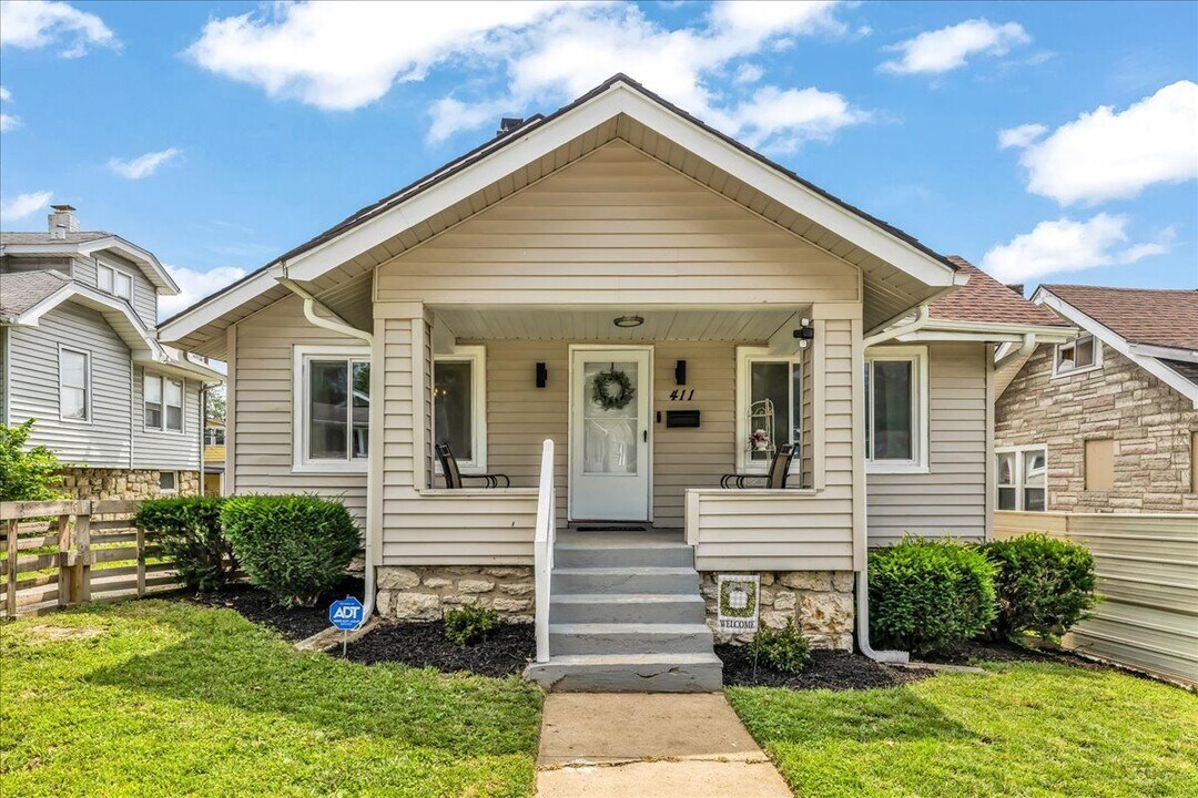 411 Lawn Ave in Kansas City, MO - Building Photo