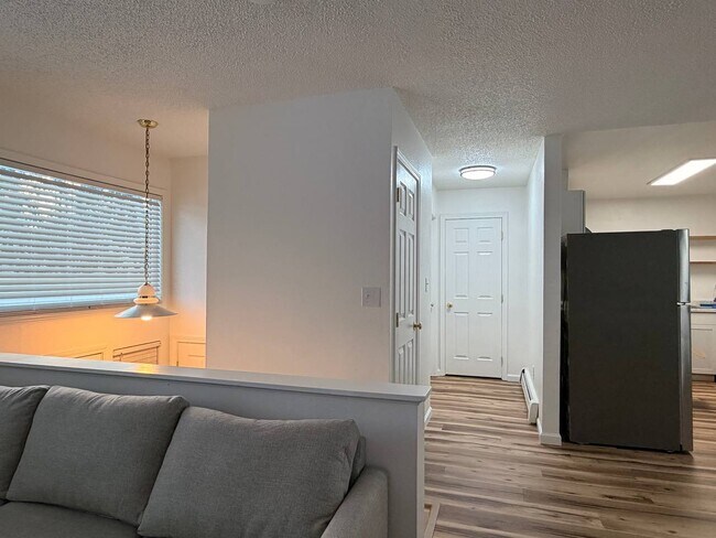 2000 Blueberry St in Anchorage, AK - Building Photo - Building Photo