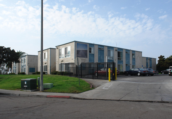 Hillside Views Apartments in San Diego, CA - Building Photo - Building Photo