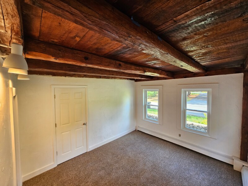 81 Oak St in East Bridgewater, MA - Building Photo