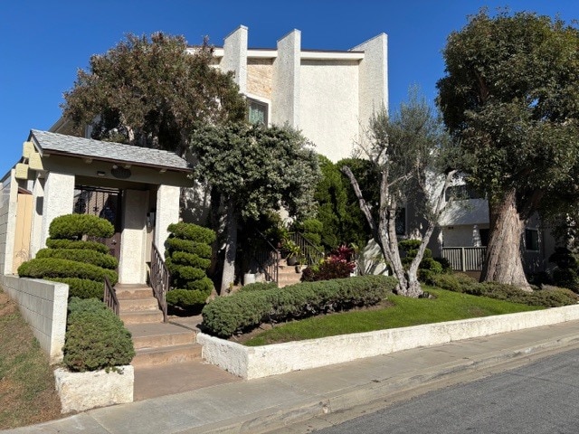 property at 2611 Ruhland Ave