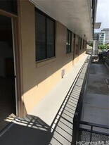 1118 Hoolai St in Honolulu, HI - Building Photo
