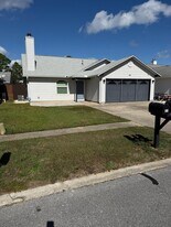 38 Ruby Cir in Mary Esther, FL - Building Photo