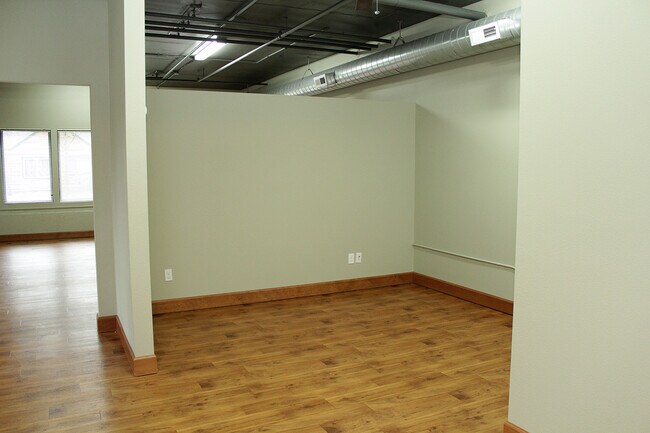 123 NE 172nd Ave in Portland, OR - Foto de edificio - Building Photo