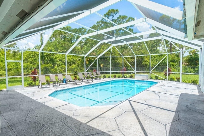 8369 SE Island Way in Jupiter, FL - Building Photo - Building Photo