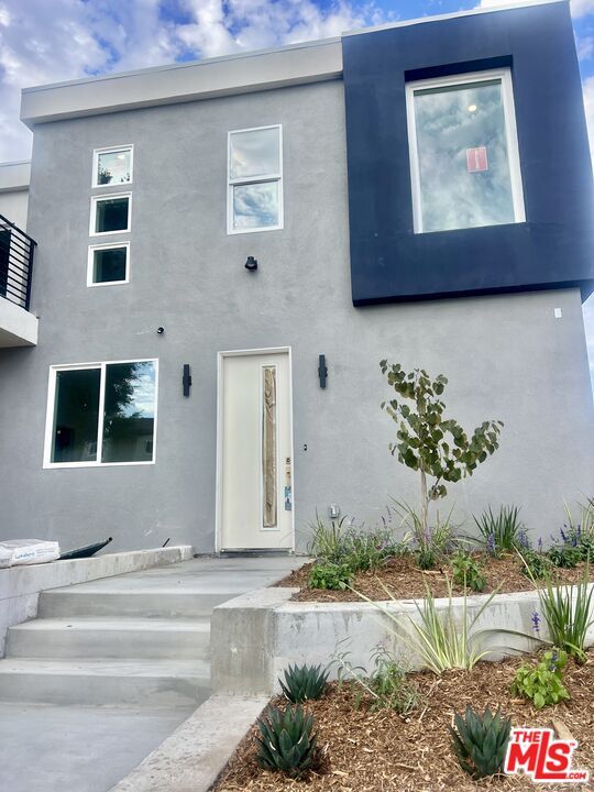 property at 2707 Ruhland Ave