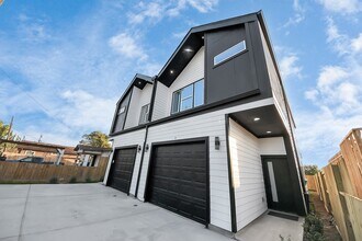 8533 Amadwe St in Houston, TX - Building Photo - Building Photo