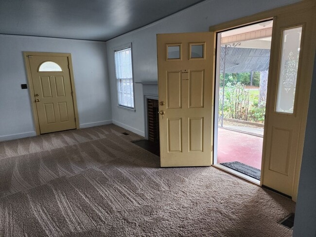 property at 221 W Vineland Rd