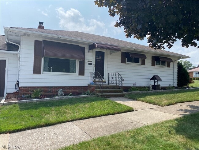 property at 5653 Cumberland Dr