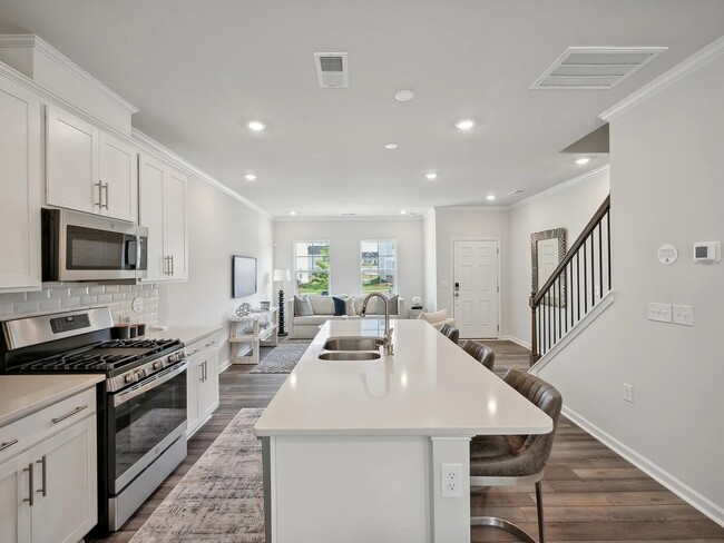 property at 657 Mirkwood Ave