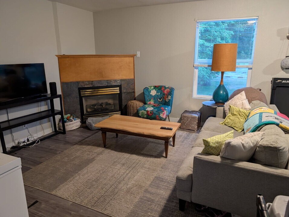 1413 Park Ave in Bremerton, WA - Building Photo