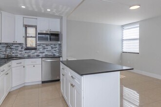 20291 NE 30th Ave in Aventura, FL - Foto de edificio - Building Photo