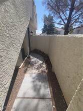 2761 Lodestone Dr in Las Vegas, NV - Building Photo - Building Photo