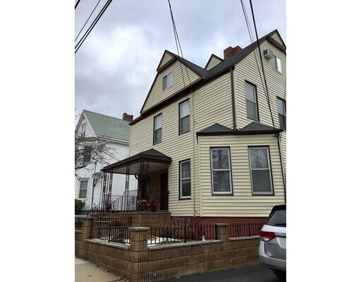 57 Dartmouth St, Unit 2 in Somerville, MA - Building Photo - Building Photo