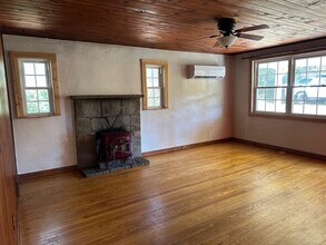 17 Lewis Higgins Dr in Weaverville, NC - Building Photo - Building Photo