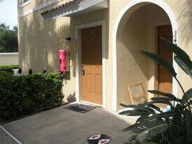 3421 Parkridge Cir in Sarasota, FL - Building Photo