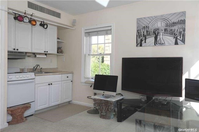 property at 1392 Old Northern Blvd
