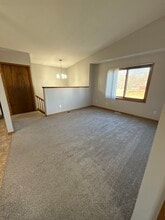 9092 Goldenrod Ln N in Maple Grove, MN - Foto de edificio - Building Photo