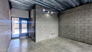 525 E Willetta St in Phoenix, AZ - Building Photo - Building Photo