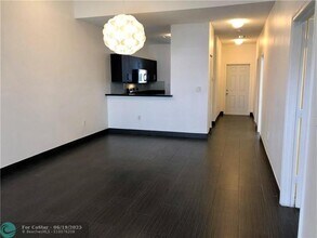 3129 NW 86th Ave in Sunrise, FL - Building Photo - Building Photo