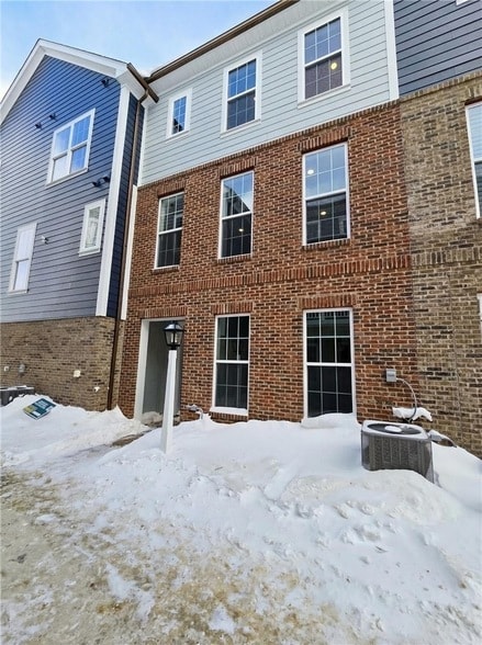 305 Frederick Wy in Cranberry Township, PA - Building Photo - Building Photo