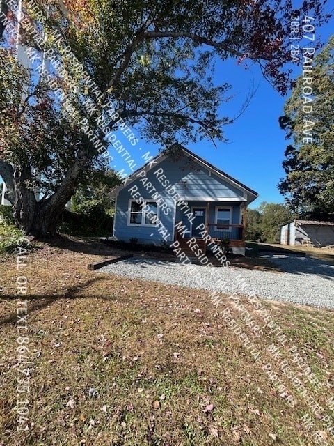 407 Railroad Ave in Rutherfordton, NC - Building Photo - Building Photo