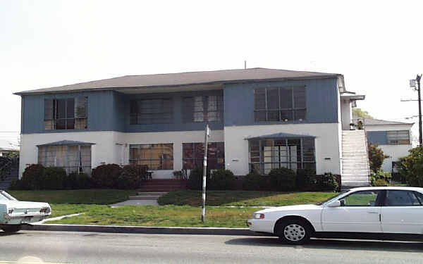 1400 N Crescent Heights Blvd in West Hollywood, CA - Foto de edificio