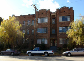 1029 10th St Apartments