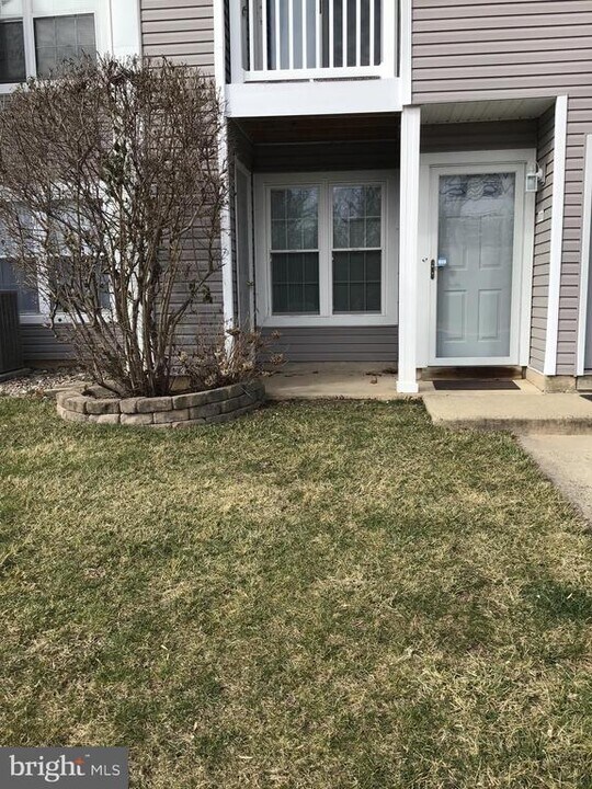 45011 Bennett Pl in Southampton, PA - Building Photo