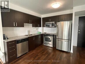 17 Anndale Dr in Toronto, ON - Building Photo - Building Photo
