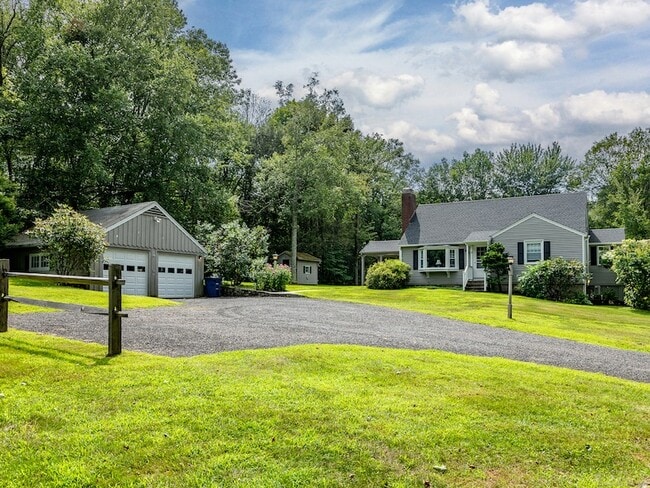 39 South St in Washington, CT - Building Photo - Building Photo
