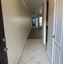 7178 N Fruit Ave, Unit APT 117 in Fresno, CA - Building Photo