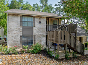 Settler's Creek Apartments in Austin, TX - Building Photo - Building Photo