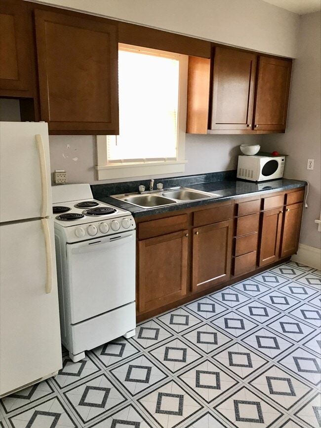 339 W Columbia St, Unit 339 in Alliance, OH - Building Photo - Building Photo