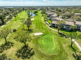 18429 SE Wood Haven Ln in Jupiter, FL - Building Photo